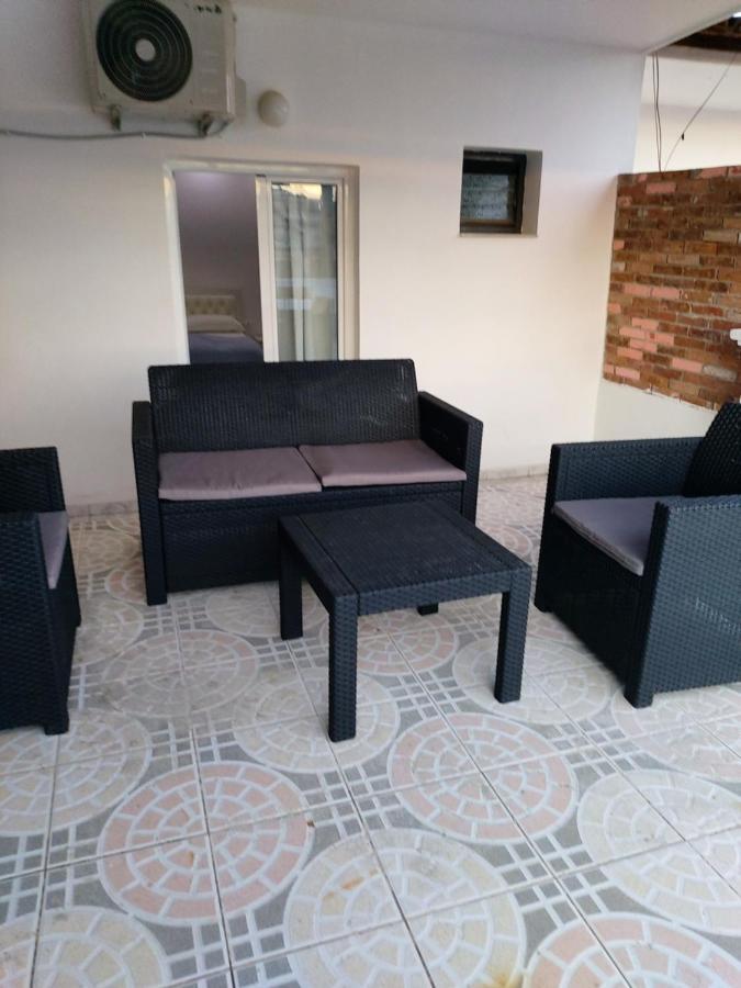 Vintage Apartment Саранде Екстериор снимка